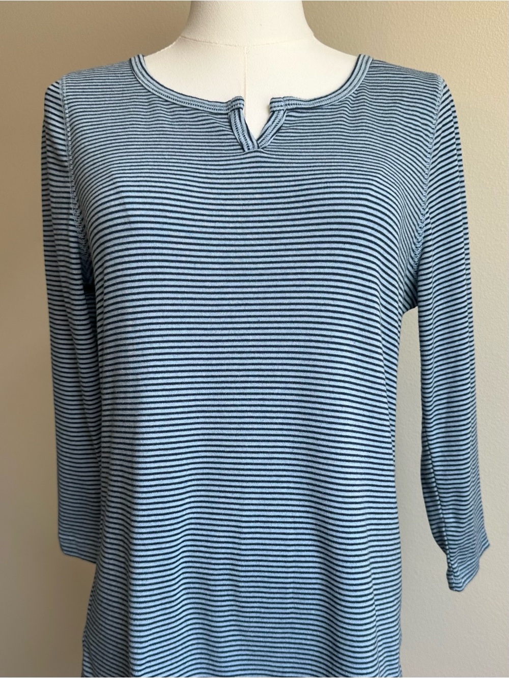Eddie Bauer Light Blue and Navy Striped Long 3/4 Sleeve Top | SIZE L